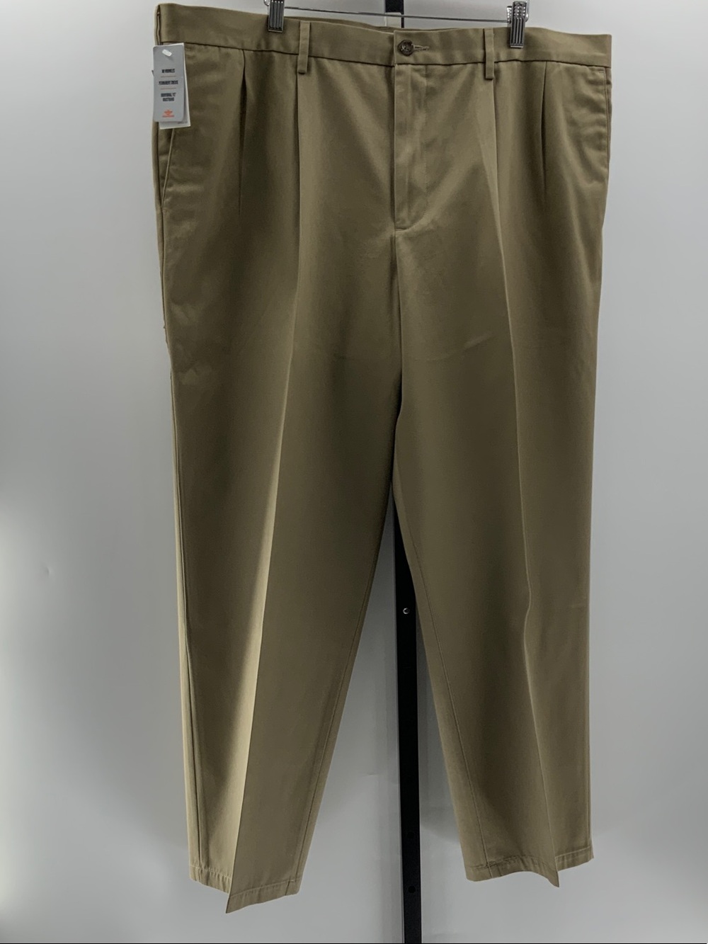 Signature Khaki Pleated Men's Chinos